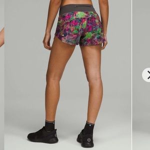 Lululemon Speed Up Mid-Rise Lined Short 4"